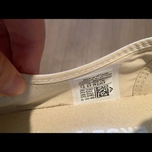 Converse women shoes low top